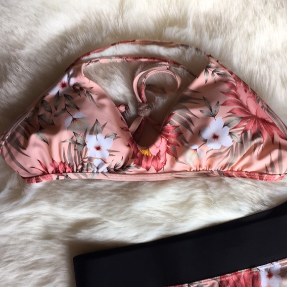 BODY GLOVE WOMEN SWIMMING SUIT SIZE SMALL - Picture 2 of 5